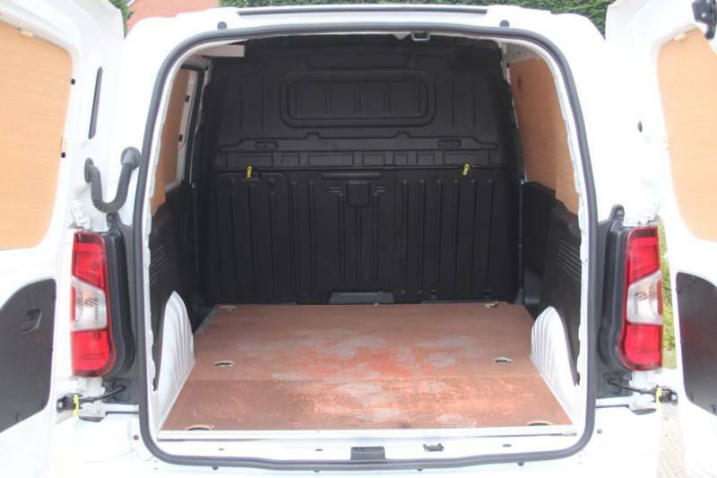 Vauxhall Combo 1.5 L1h1 2300 Sportive 101 Bhp Electronic Cruise C White #15