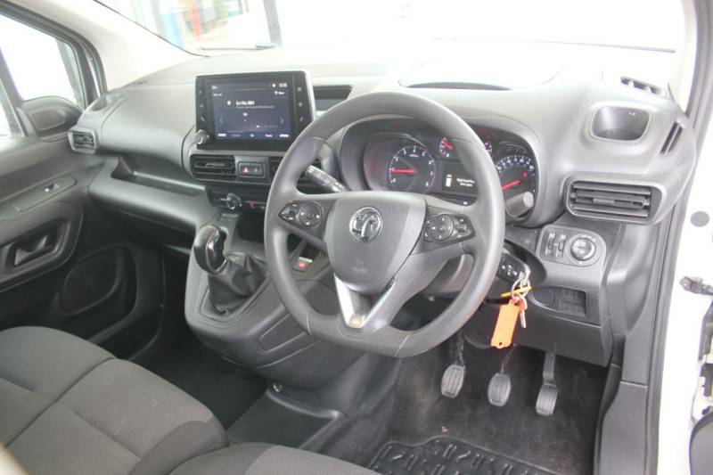 Vauxhall Combo 2000 1.5 Turbo D 100Ps H1 Sportive Van White #2