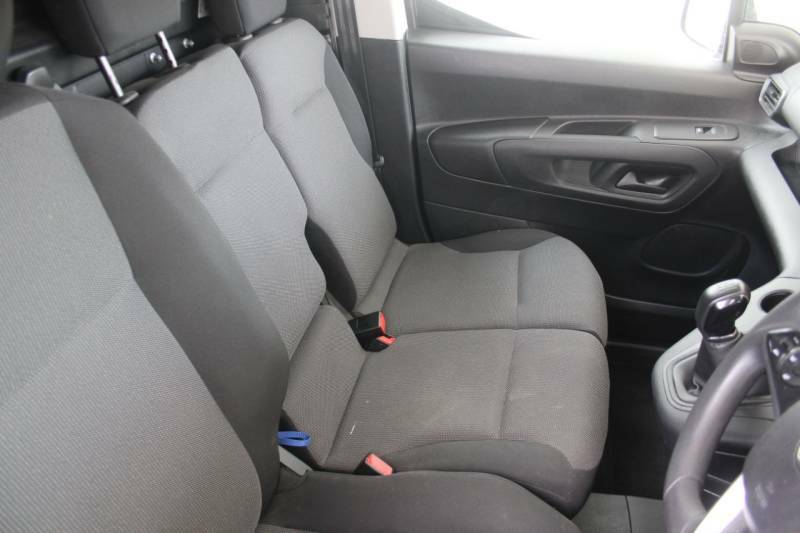 Vauxhall Combo 1.5 L1h1 2300 Sportive 101 Bhp Electronic Cruise C White #8