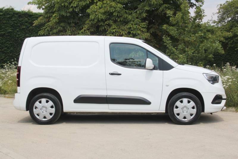 Vauxhall Combo 1.5 L1h1 2300 Sportive 101 Bhp Electronic Cruise C White #9