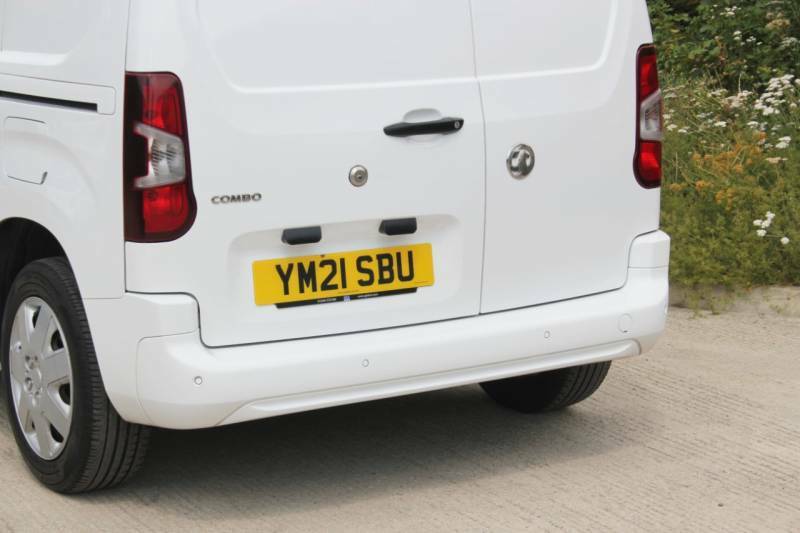 Vauxhall Combo 1.5 L1h1 2300 Sportive 101 Bhp Electronic Cruise C White #16