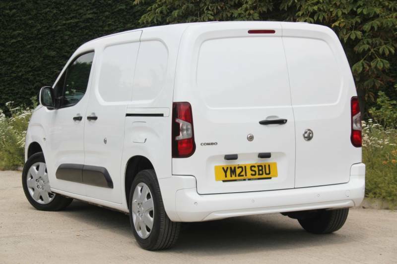 Vauxhall Combo 1.5 L1h1 2300 Sportive 101 Bhp Electronic Cruise C White #17