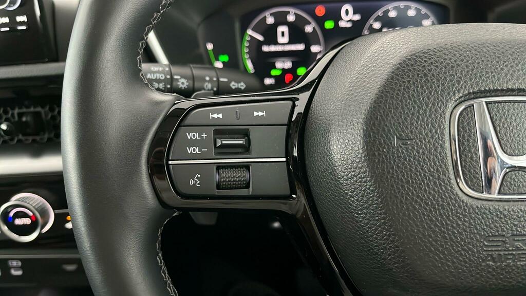 Honda Cr-V 2.0 H White #22