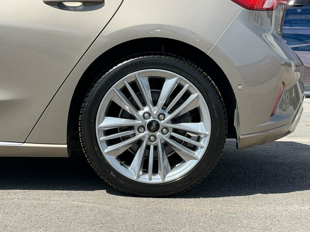 Ford Focus 1L Vignale BP68YYO Silver #3