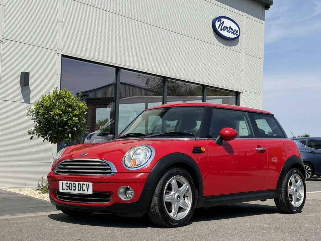 Mini Hatch 1.6L Cooper Red
