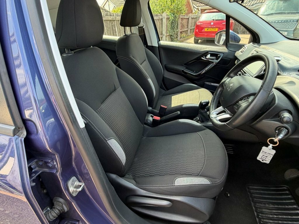 Peugeot 208 1.2L Active Blue #4