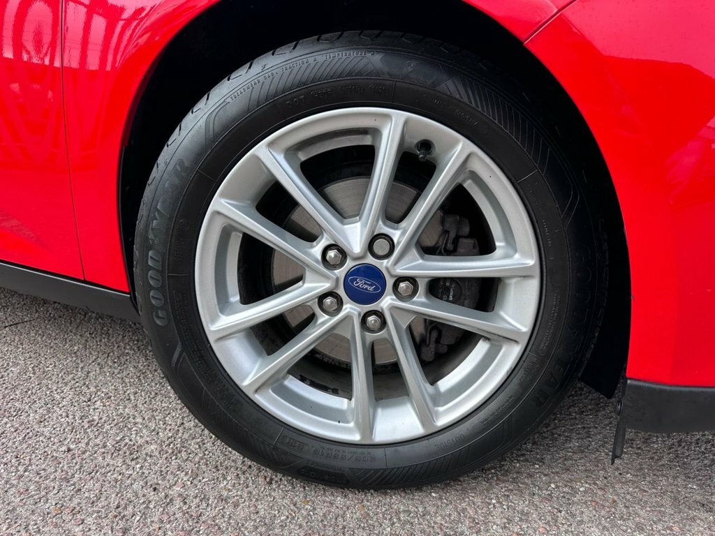 Ford Focus 1L Zetec Red #6
