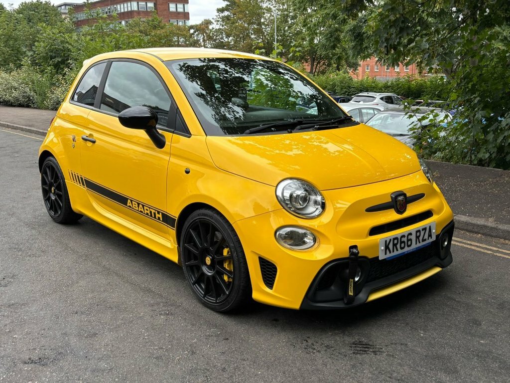 Abarth 595 1.4L Competizione Yellow