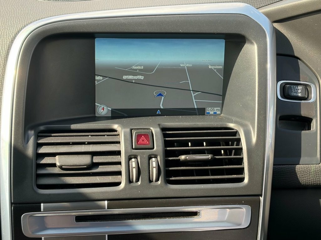 Volvo XC60 2L R-design Nav Silver #5