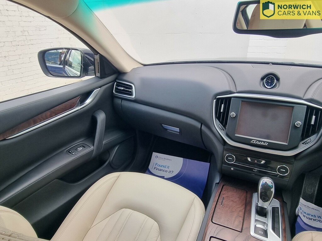Maserati Ghibli 3L Null Black #22