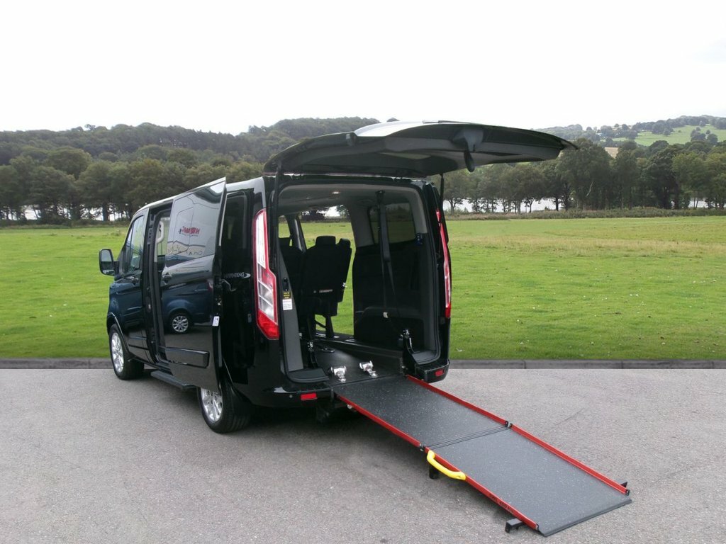 Ford Tourneo Custom 2L Titanium Black