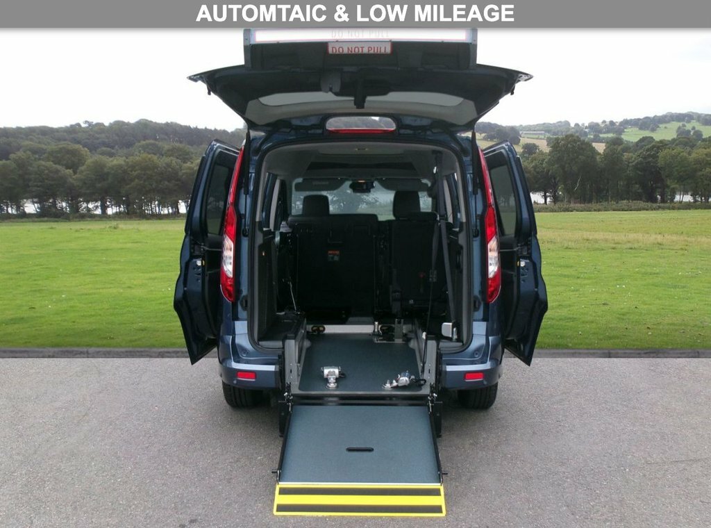 Ford Tourneo Connect 1.5L Titanium Blue