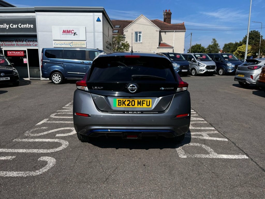 Nissan Leaf Hatchback Grey #2