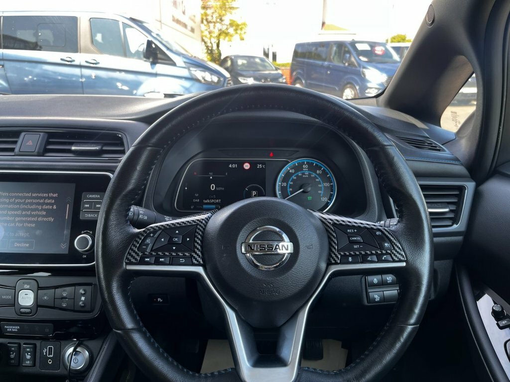 Nissan Leaf Hatchback Grey #5