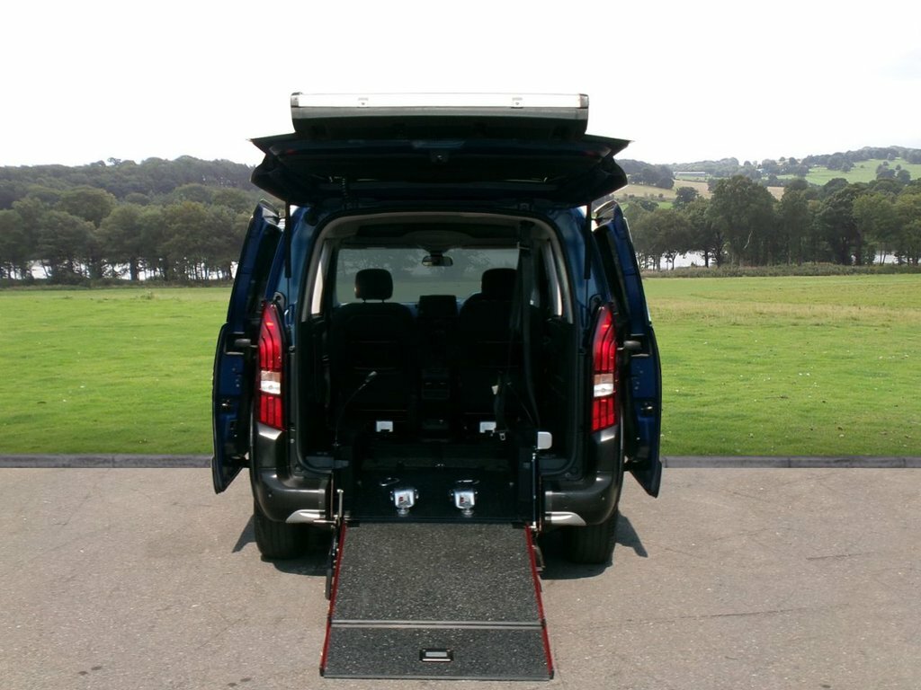 Peugeot Rifter 1.5L Allure Blue