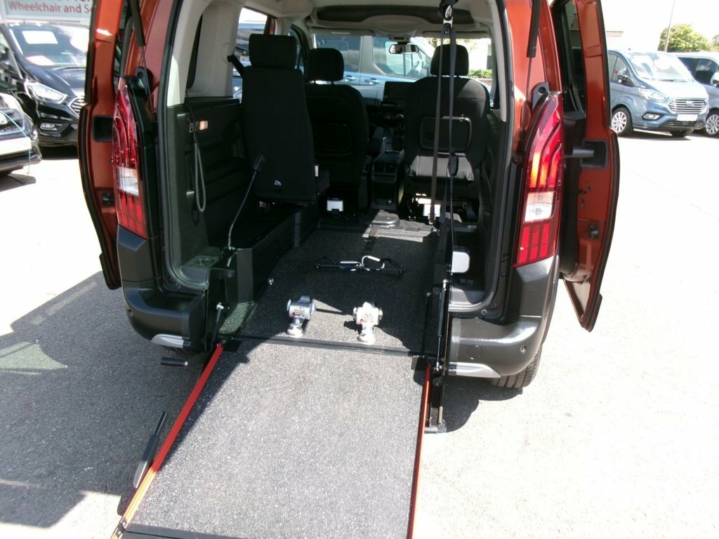 Peugeot Rifter Mpv SA71PWL Brown #6