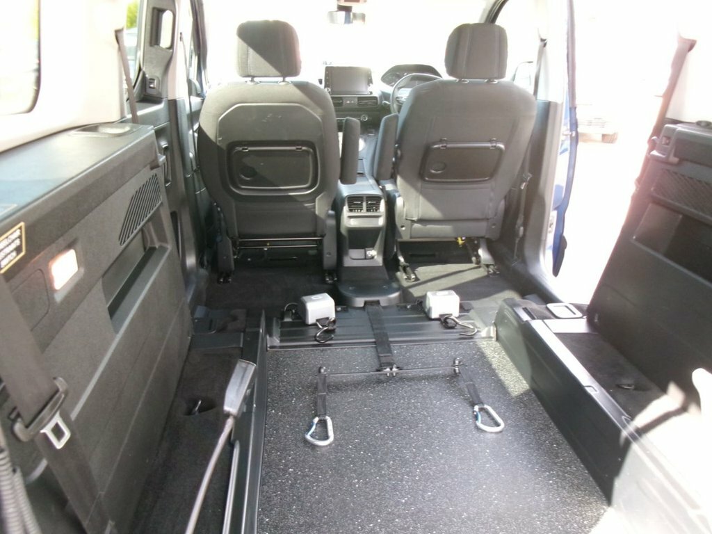 Peugeot Rifter 1.5L Allure Blue #5