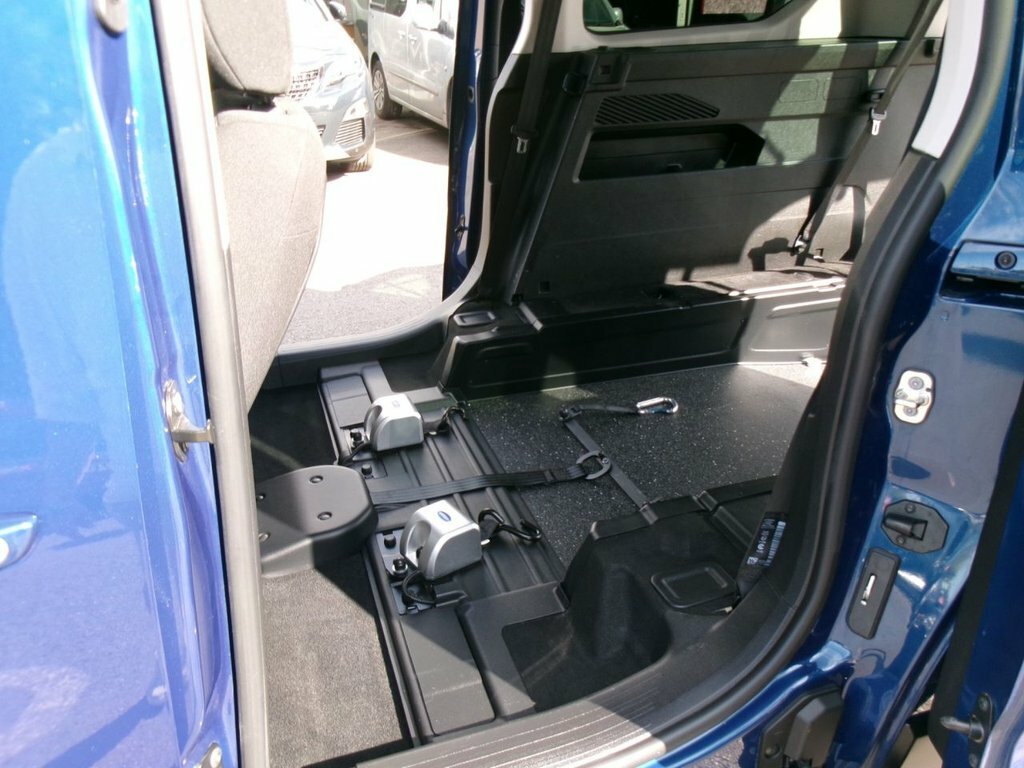 Peugeot Rifter 1.5L Allure Blue #4