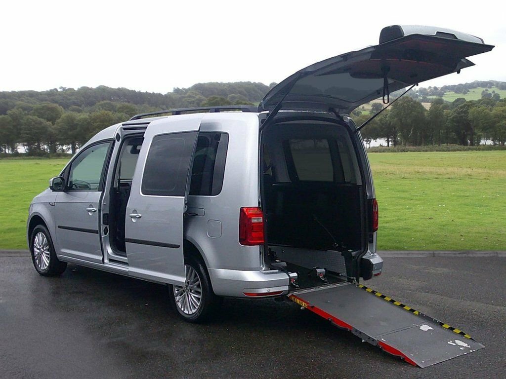 Volkswagen Caddy Maxi Life 2L Null Silver #2