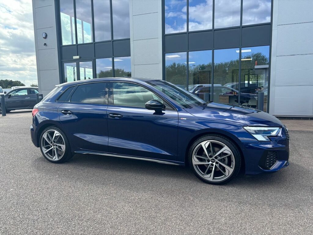 Audi A3 1.5 Tfsi 35 Edition 1 Sportback S Tronic 150Ps LY23ZZJ Blue #4