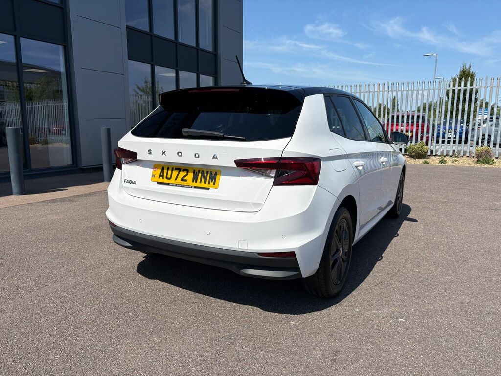 Skoda Fabia 1.0 Tsi Colour Edition AU72WNM White #6