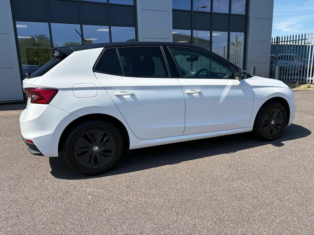 Skoda Fabia 1.0 Tsi Colour Edition AU72WNM White #4