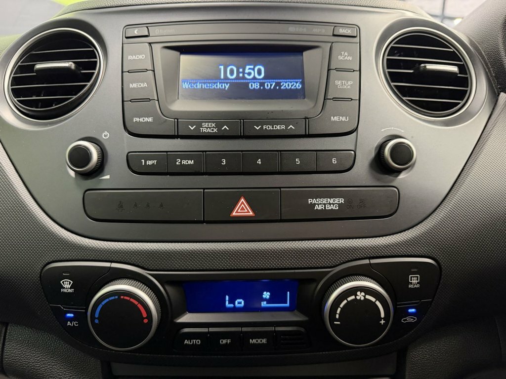 Hyundai I10 1.0 Se White #26