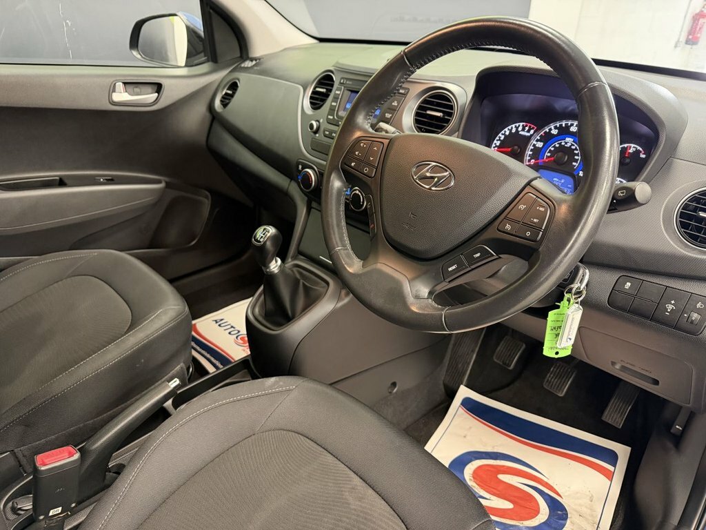 Hyundai I10 1.0 Se White #16