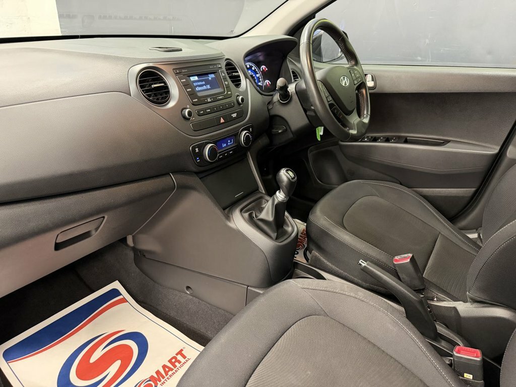 Hyundai I10 1.0 Se White #31