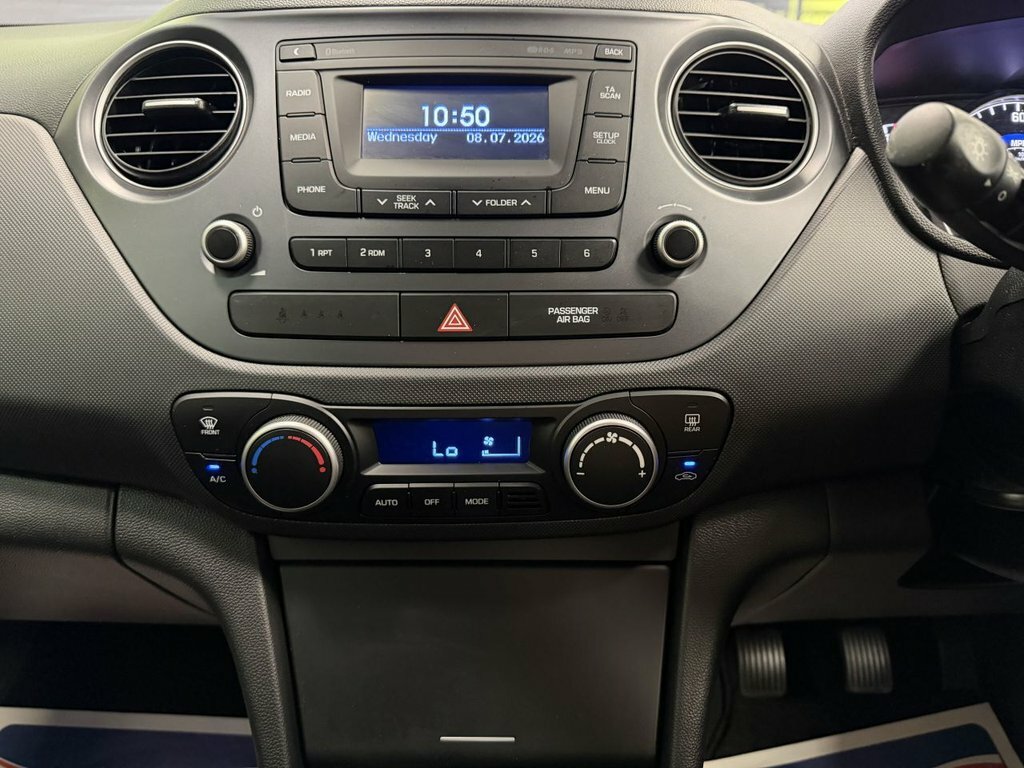 Hyundai I10 1.0 Se White #23
