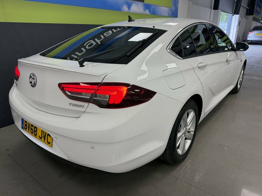 Vauxhall Insignia 1.5L Sri White #3