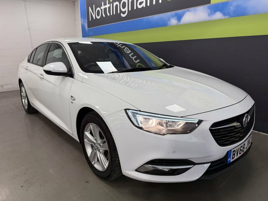 Vauxhall Insignia 1.5L Sri White #2