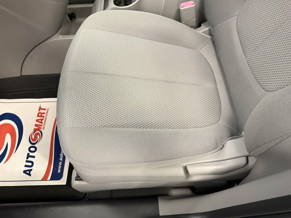 Kia Carens S 5Str Silver #27