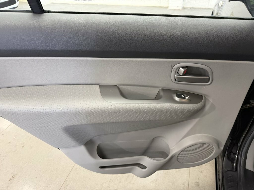 Kia Carens S 5Str Silver #33