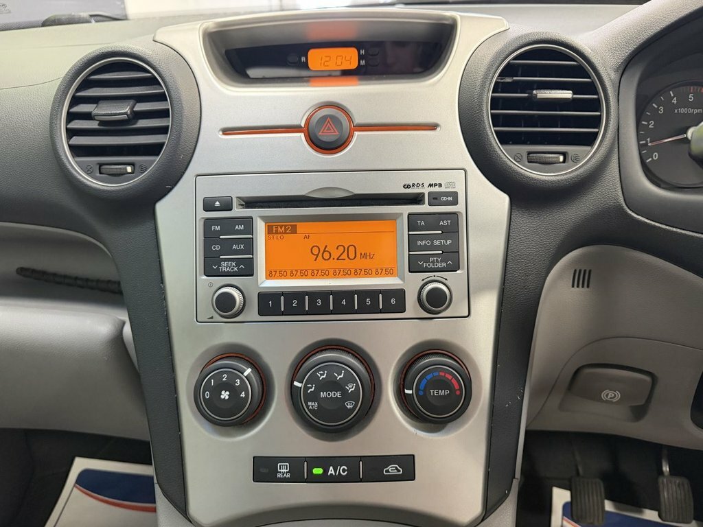 Kia Carens S 5Str Silver #20