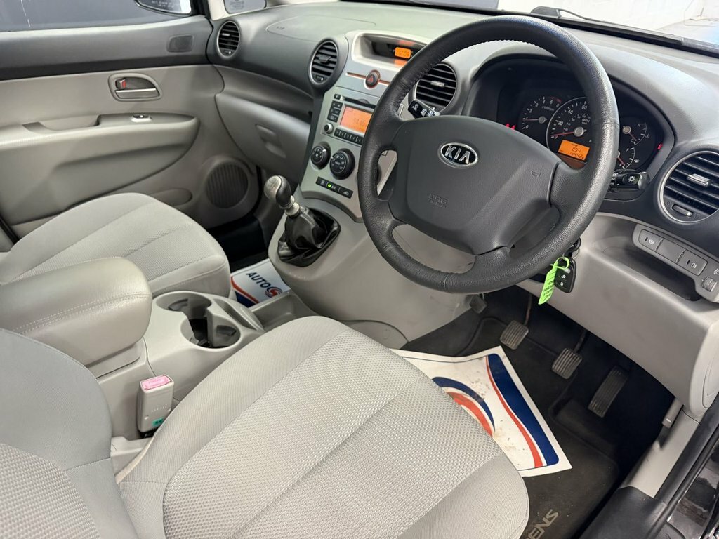Kia Carens S 5Str Silver #17