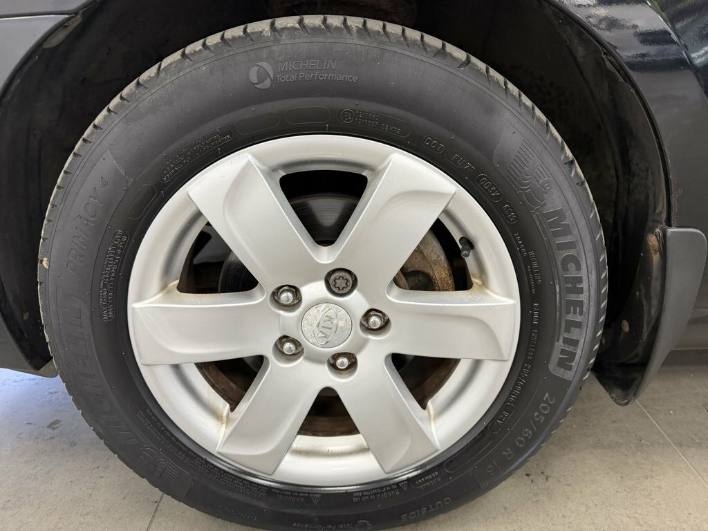 Kia Carens S 5Str Silver #35