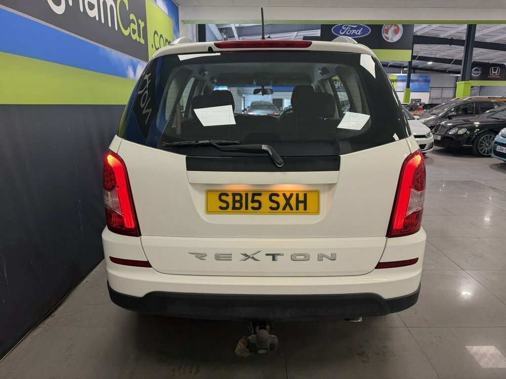 SsangYong Rexton 2L Sx White #4