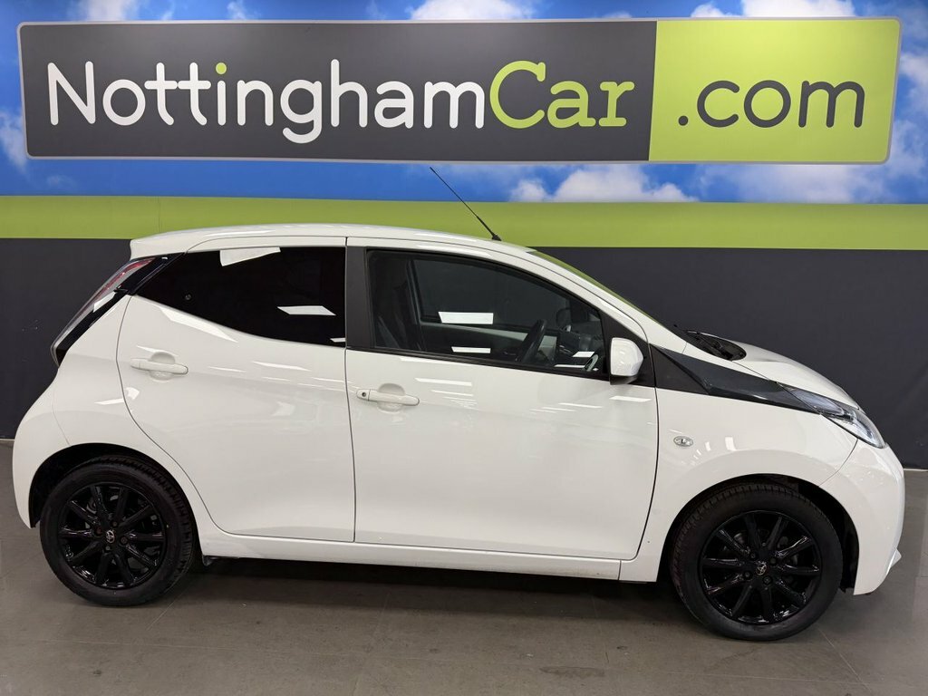 Toyota Aygo 1L X-style White #3
