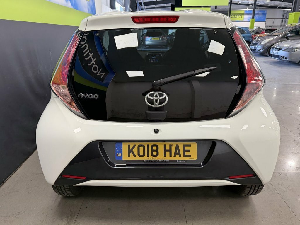 Toyota Aygo 1L X-style White #5