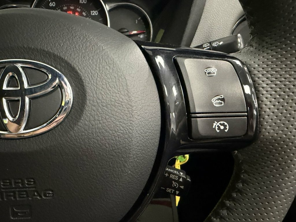 Toyota Yaris Active Blue #18