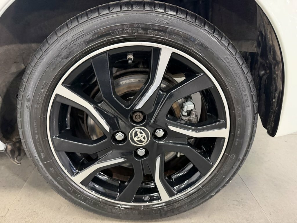 Toyota Yaris Active Blue #39