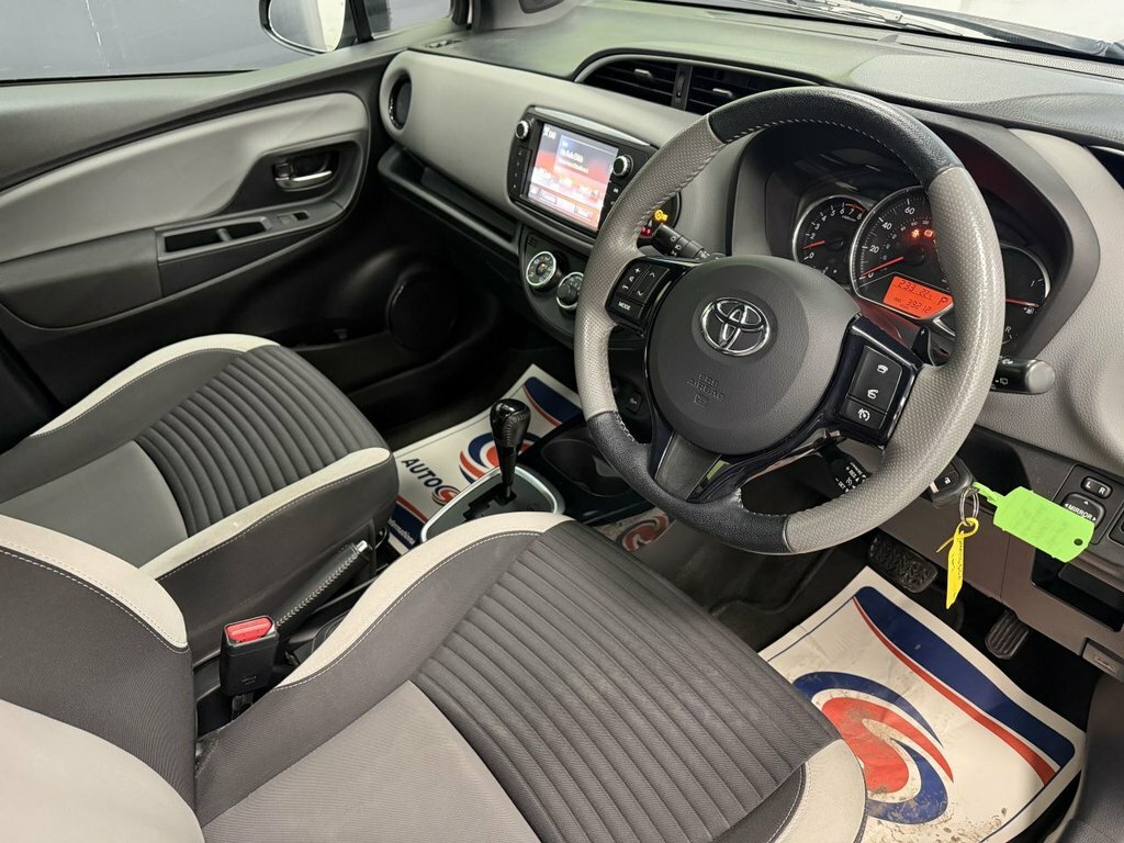 Toyota Yaris Active Blue #16
