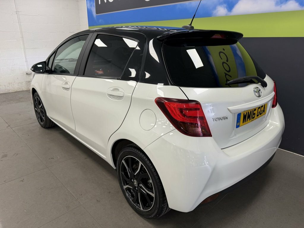 Toyota Yaris Active Blue #8