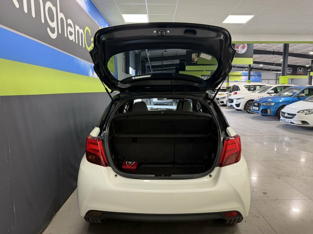 Toyota Yaris Active Blue #7