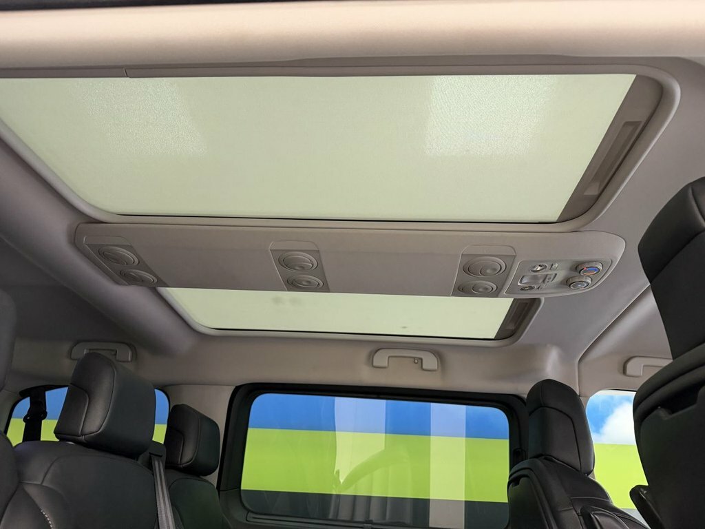 Peugeot Traveller Active Black #39