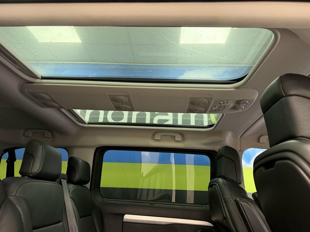 Peugeot Traveller Active Black #40