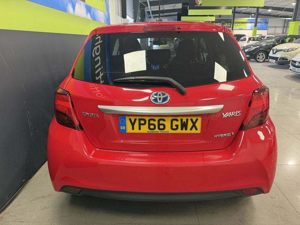 Toyota Yaris 1.5L Icon Red #5