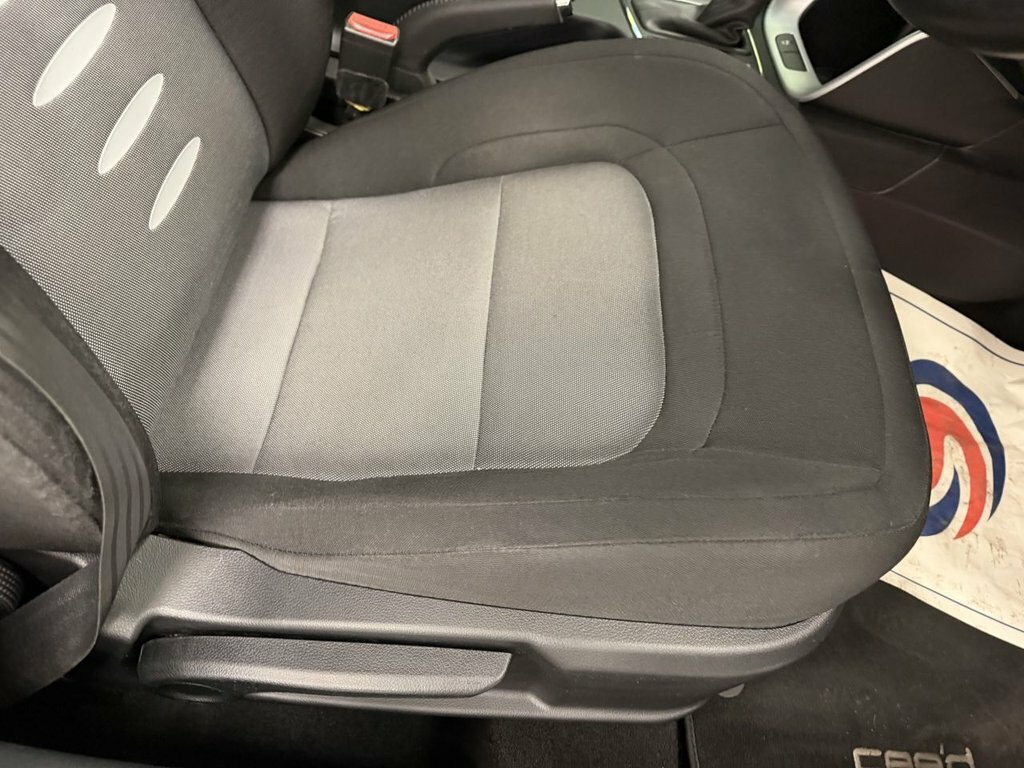 Kia Ceed 1.6 Crdi Ecodynamics 4 Tech Sportswagon Euro 5 S Silver #19
