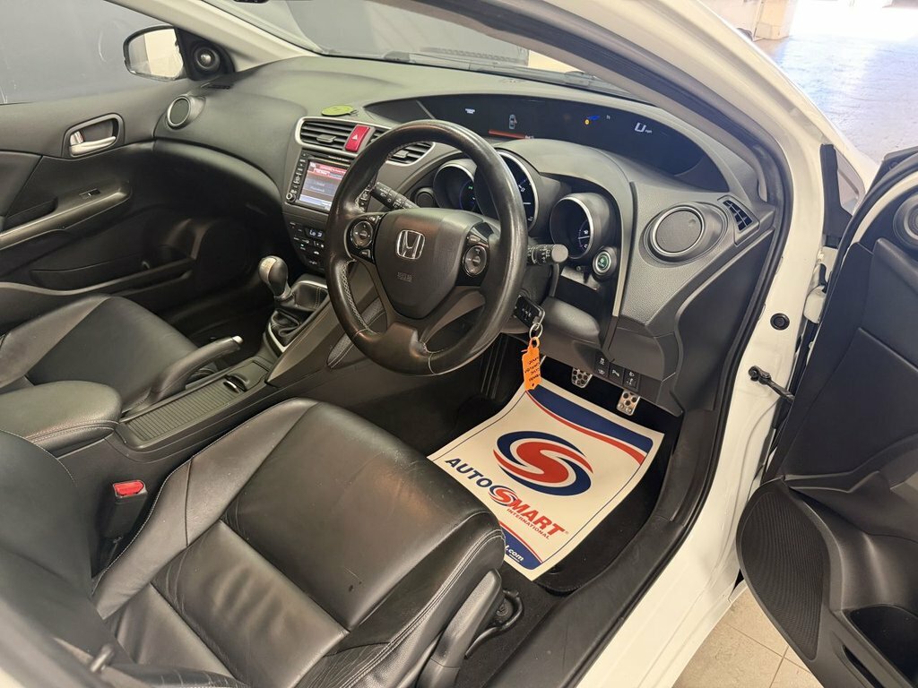 Honda Civic 1.8 I-vtec Se Plus 5-Door Black #32